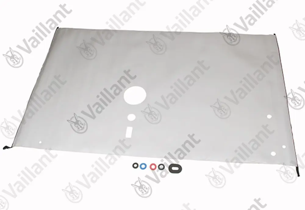 Vaillant Verkleidung, große flache Oberfläche mit verschiedenen Ausschnitten und Fixierungslöchern, ergänzt durch Dichtungsringe in Blau, Rot und Schwarz.